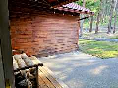 A recessed front porch/entryway