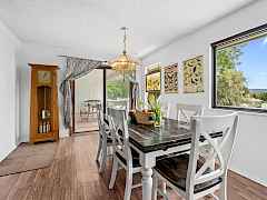Dining Area Dining Area
