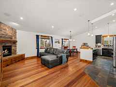 06-103 Crestview Dr-005