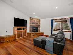 07-103 Crestview Dr-006