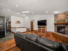 09-103 Crestview Dr-008