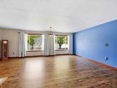 06-Living Room